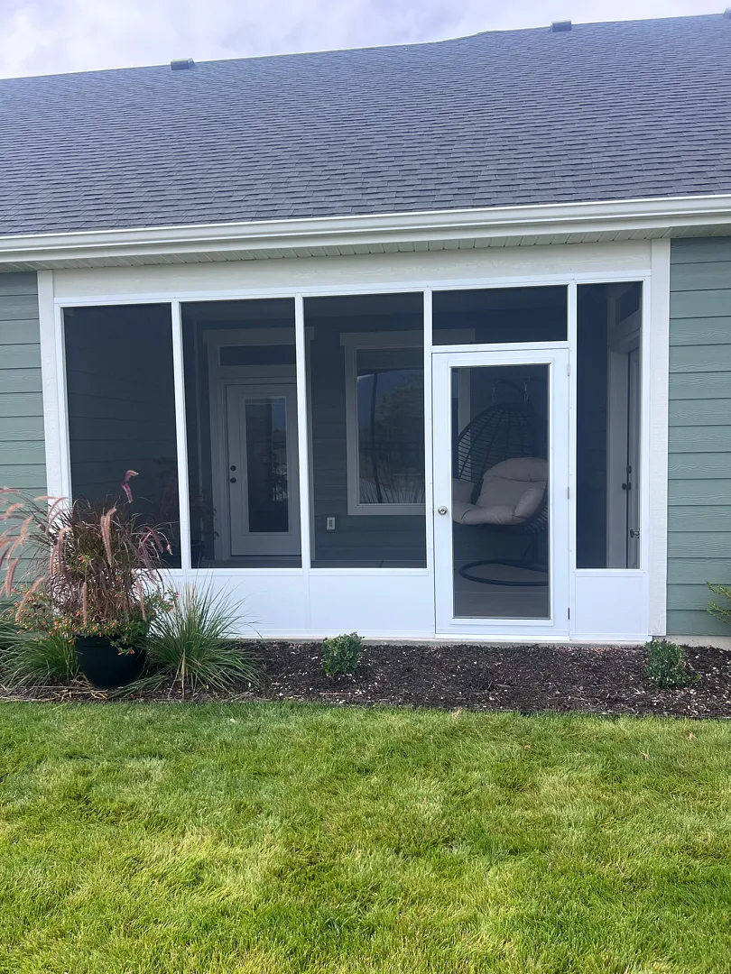 West Haven Screen Room Installation with 18-Foot Kick Panel