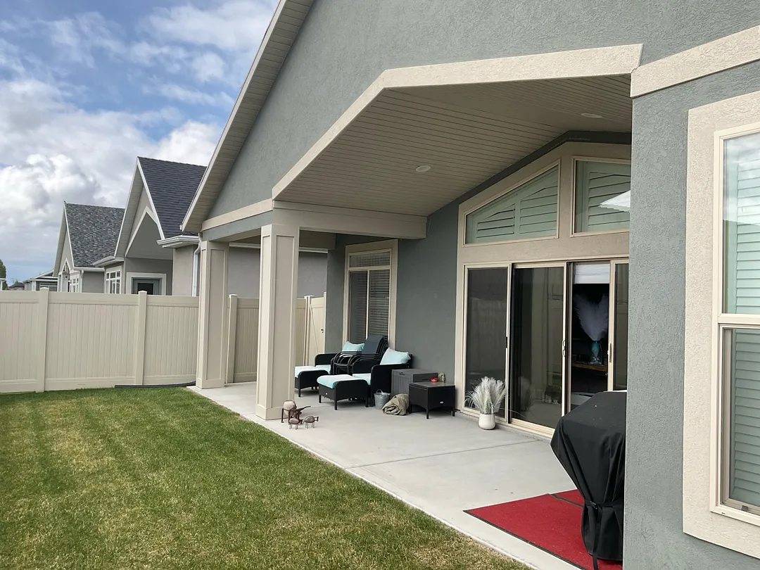 Custom Adobe Screen Room Installation in Hooper, UT